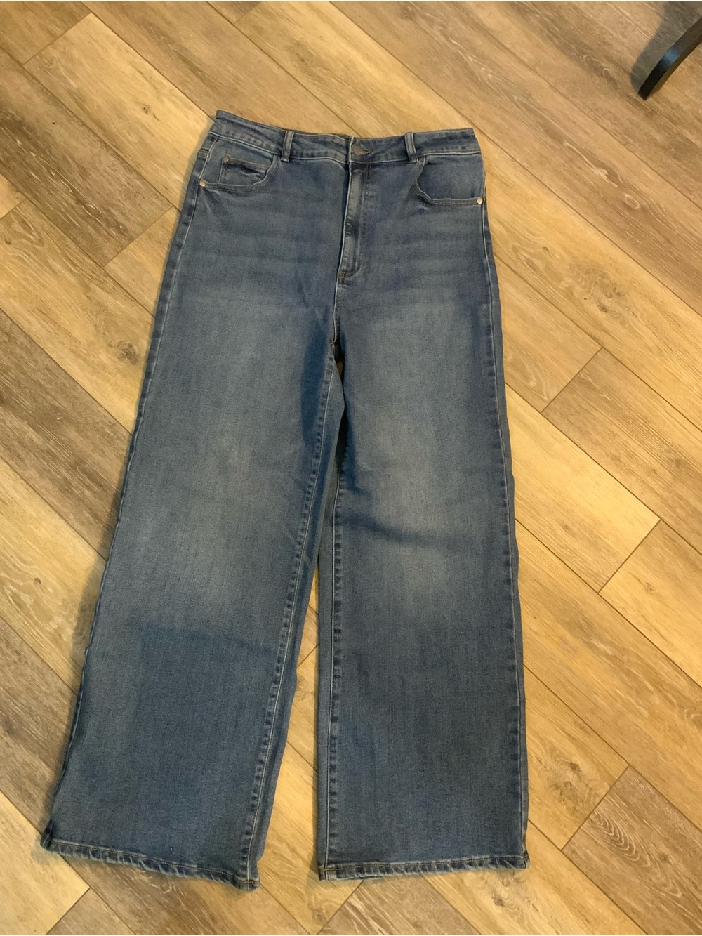 Well Worn Wide Leg Jeans. Size 14